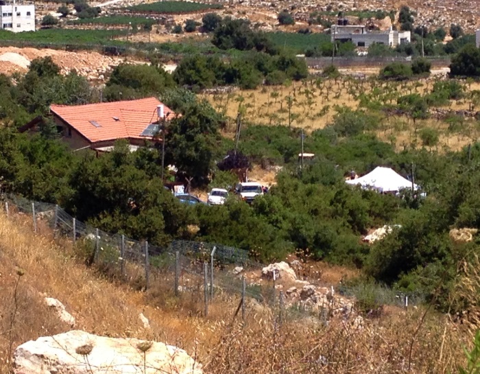 Hallel Ariel - family house