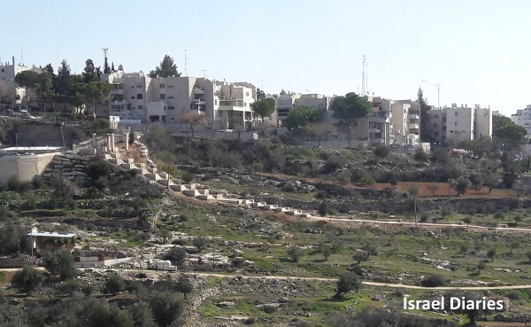 Steps from Kiryat Arba to Hebron