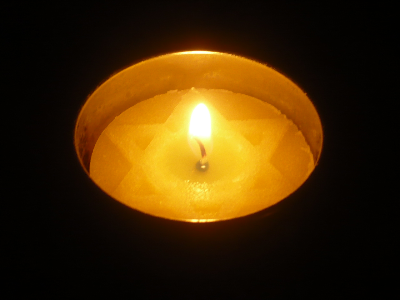 Holocaust Day memorial candle